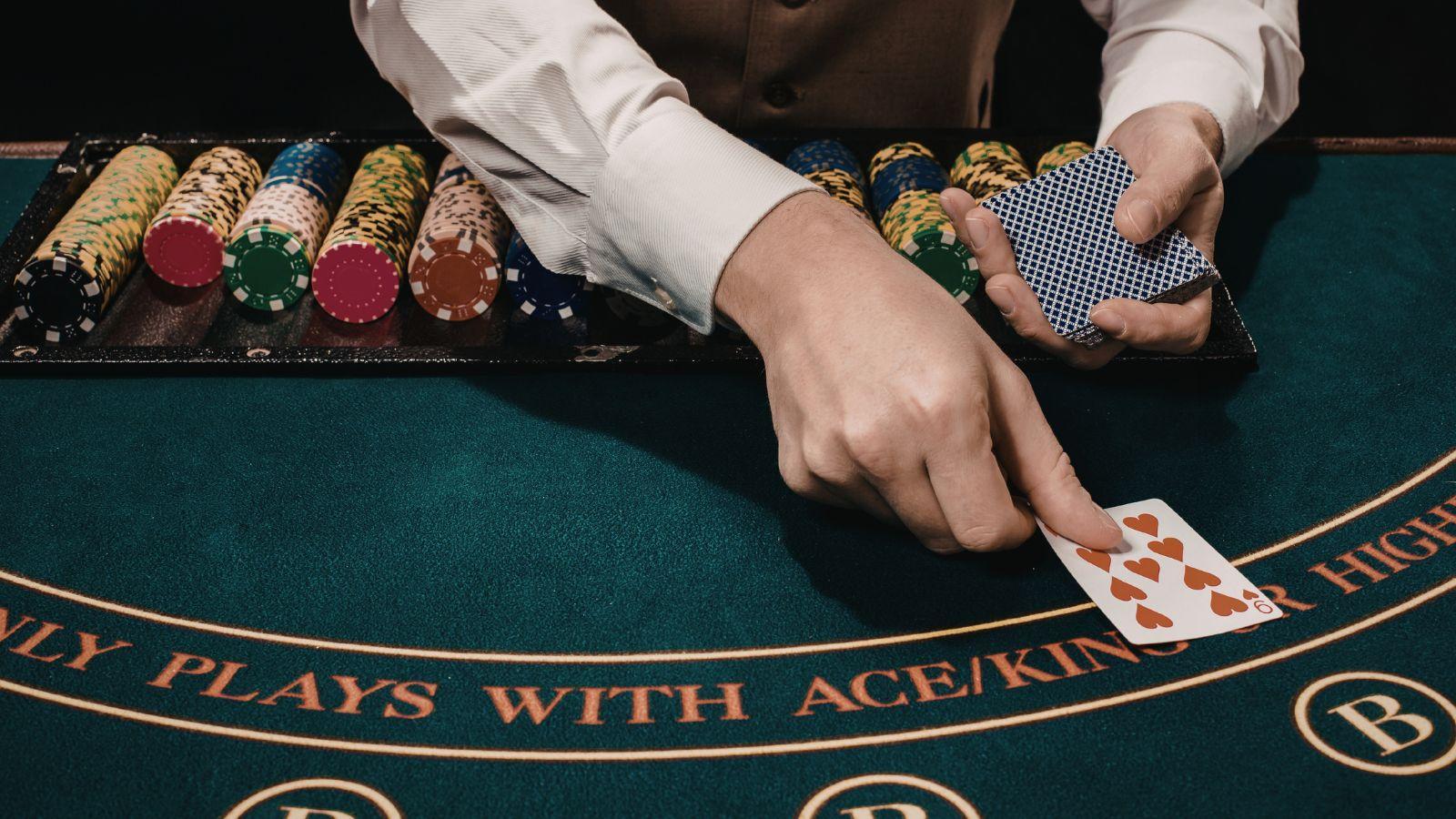 live casino streaming, casino live stream, online live casino, live dealer games, live casino trend, streaming casino games, live gambling entertainment, casino streaming services, live casino lifestyle, live dealer streaming